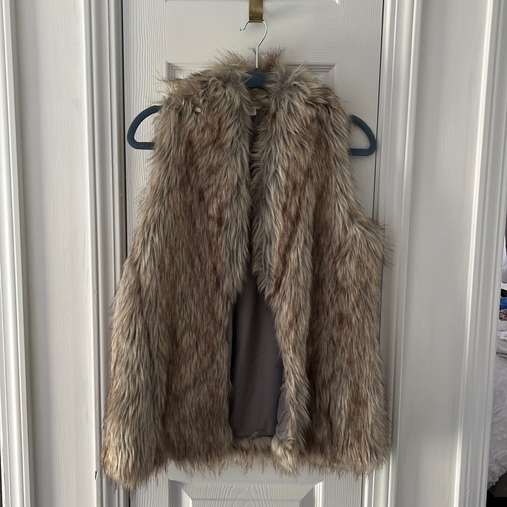 Charming Charlie Faux Fur Vest in Taupe Brown